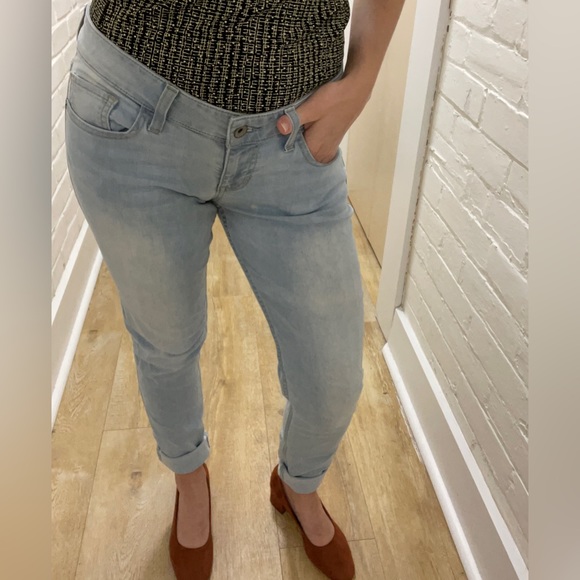 Low-Rise Guess Jeans - Picture 3 of 8